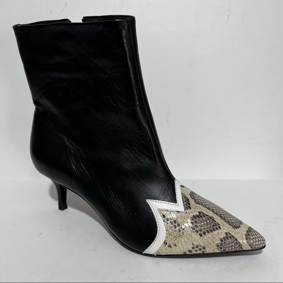 RAYE • Savvy Bootie in Black - Picture 6 of 12